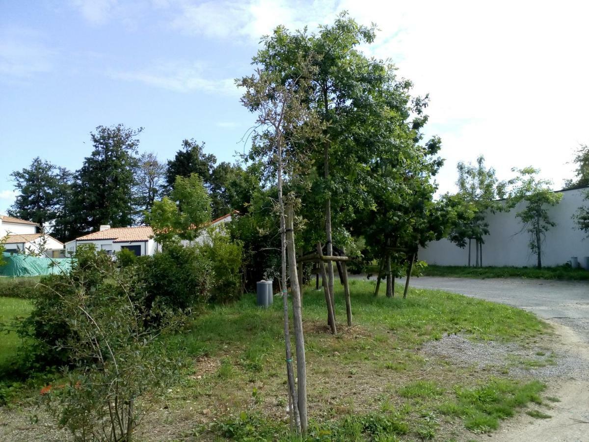Villa D'Eau Douce Les Achards  Luaran gambar
