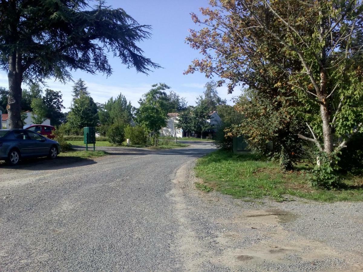Villa D'Eau Douce Les Achards  Luaran gambar